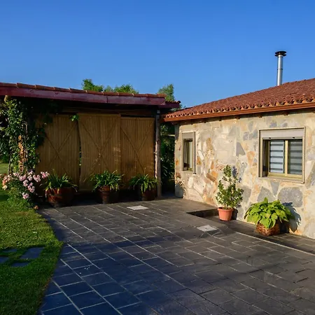 Casa Barxelo Con Piscina En Feriehus Monforte De Lemos